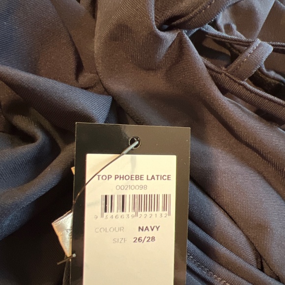 Plus size top - Picture 2 of 2